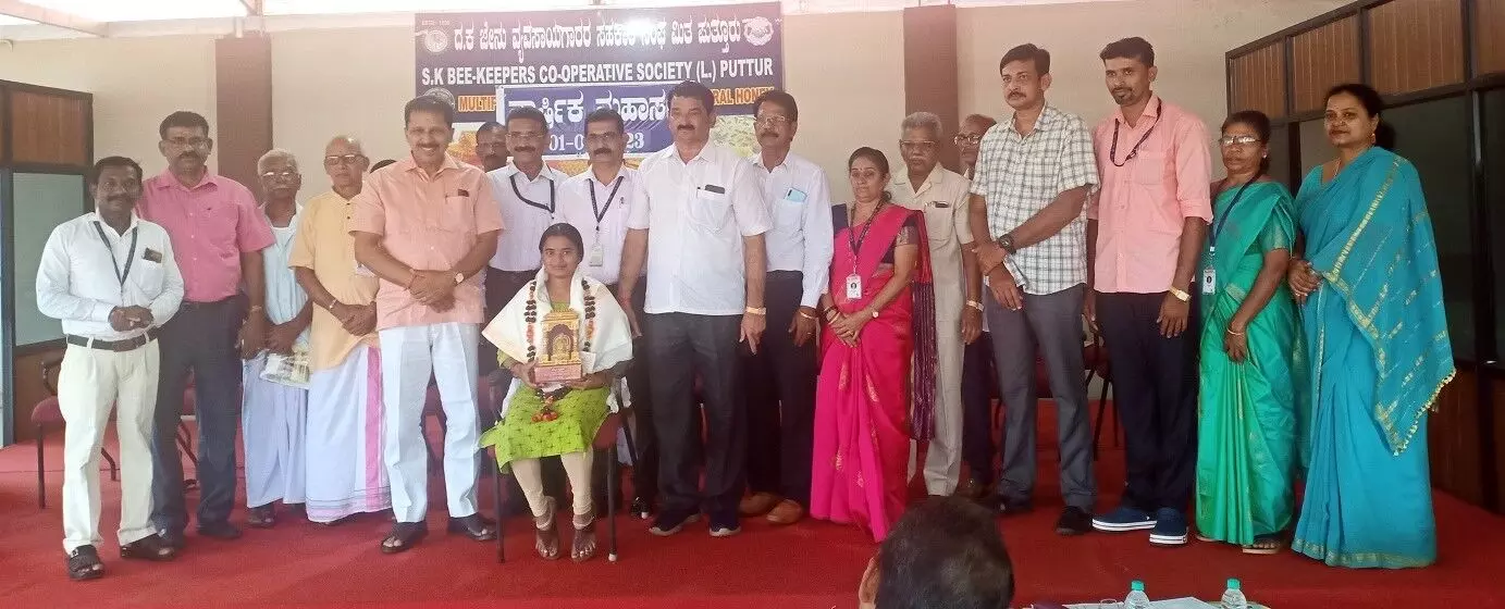 ಪುತ್ತೂರು: ಆದರ್ಶ ವಿವಿಧೋದ್ದೇಶ ಸಹಕಾರ ಸಂಘದಲ್ಲಿ 595.46 ಕೋಟಿ ರೂ. ವ್ಯವಹಾರ ಪುತ್ತೂರು: ಆದರ್ಶ ವಿವಿಧೋದ್ದೇಶ ಸಹಕಾರ ಸಂಘದಲ್ಲಿ 595.46 ಕೋಟಿ ರೂ. ವ್ಯವಹಾರ