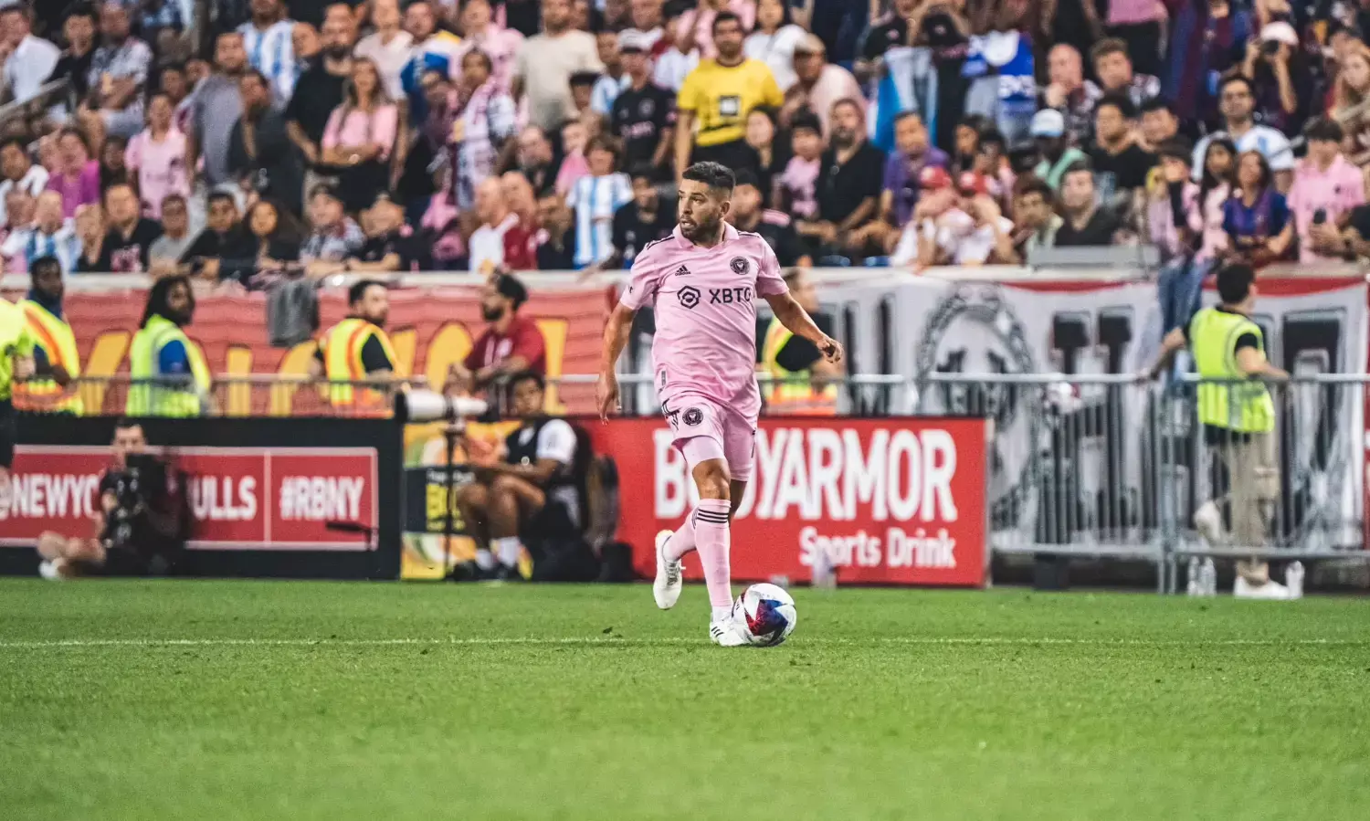 ಅಂತರ್‌ರಾಷ್ಟ್ರೀಯ ಫುಟ್ಬಾಲ್‌ನಿಂದ ಜೋರ್ಡಿ ಅಲ್ಬಾ ನಿವೃತ್ತಿ