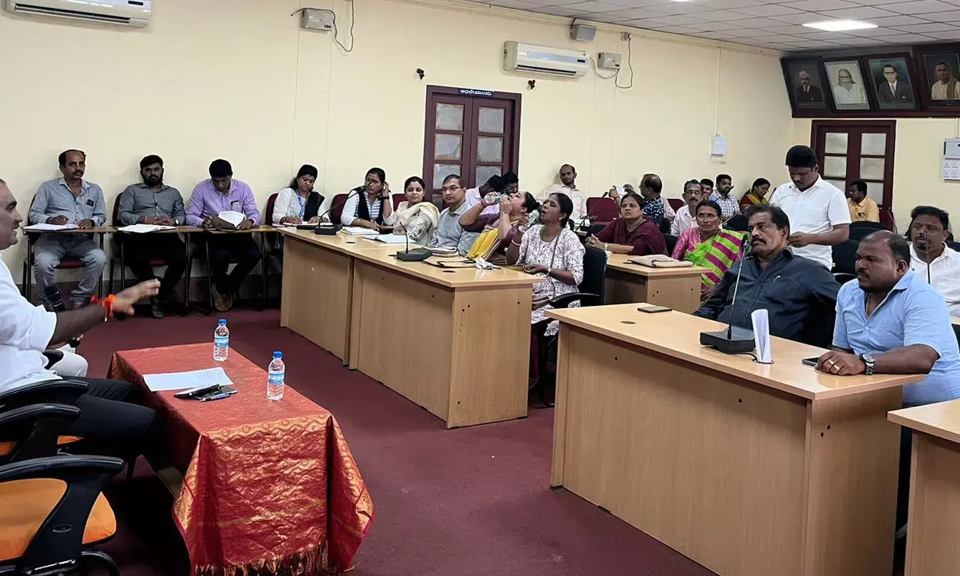 ವಸತಿ ಸಮುಚ್ಚಯದ ಫಲಾನುಭವಿಗಳಿಗೆ ಶೀಘ್ರವೇ ಮನೆ ಹಸ್ತಾಂತರಿಸಲು ಸೂಚನೆ