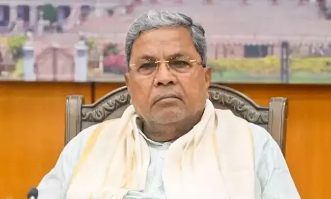 ಸಿದ್ದರಾಮಯ್ಯ ವಿರುದ್ಧ ಚುನಾವಣಾ ತಕರಾರು ಅರ್ಜಿ: ಆಕ್ಷೇಪಣೆ ಸಲ್ಲಿಸಲು ಹೈಕೋರ್ಟ್ ಸೂಚನೆ