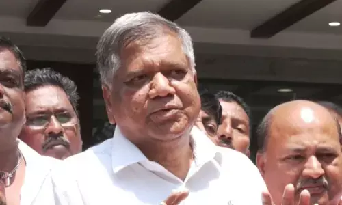 ವಿಪಕ್ಷ ನಾಯಕನನ್ನು ಚೀಟಿ ಮೂಲಕವಾದರೂ ಬಿಜೆಪಿ ಆಯ್ಕೆ ಮಾಡಬೇಕು: ವ್ಯಂಗ್ಯವಾಡಿದ ಜಗದೀಶ್ ಶೆಟ್ಟರ್