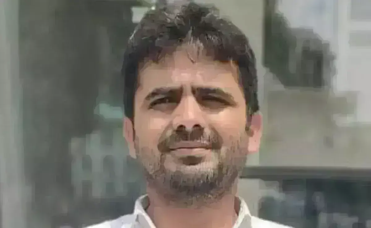 ಸುಪ್ರೀಂ ಕೋರ್ಟ್ ನಲ್ಲಿ ಆರ್ಟಿಕಲ್ 370 ಕುರಿತು ವಾದ ಮಂಡಿಸಿದ್ದ ಉಪನ್ಯಾಸಕನ ಅಮಾನತು ಆದೇಶ ಹಿಂಪಡೆದ ಜಮ್ಮು-ಕಾಶ್ಮೀರ ಸರಕಾರ ಸುಪ್ರೀಂ ಕೋರ್ಟ್ ನಲ್ಲಿ ಆರ್ಟಿಕಲ್ 370 ಕುರಿತು ವಾದ ಮಂಡಿಸಿದ್ದ ಉಪನ್ಯಾಸಕನ ಅಮಾನತು ಆದೇಶ ಹಿಂಪಡೆದ ಜಮ್ಮು-ಕಾಶ್ಮೀರ ಸರಕಾರ