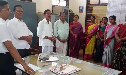 ಬಂಟ್ವಾಳ: ಬಡಗಬೆಳ್ಳೂರು ಅನುದಾನಿತ ಶಾಲೆಯ ಐವರು ಗೌರವ ಶಿಕ್ಷಕರಿಗೆ ಹೆಚ್ಚುವರಿ ವೇತನ ಹಸ್ತಾಂತರ