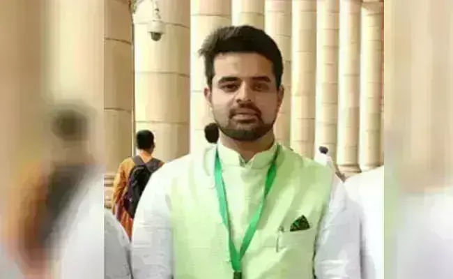 ಸುಪ್ರೀಂಗೆ ಅರ್ಜಿ ಸಲ್ಲಿಸುವವರೆಗೆ ಅಸಿಂಧು ಆದೇಶಕ್ಕೆ ತಡೆ ಕೋರಿ ಹೈಕೋರ್ಟ್‍ಗೆ ಪ್ರಜ್ವಲ್ ರೇವಣ್ಣ ಮನವಿ