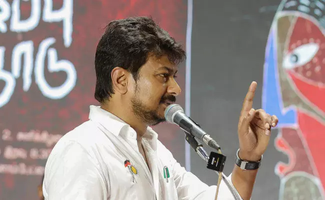 ನನ್ನ ತಲೆ ಬಾಚಲು 10 ರೂ.ಗಳ ಬಾಚಣಿಗೆ ಸಾಕು: ಶಿರಚ್ಛೇದದ ಕರೆಗೆ ಉದಯನಿಧಿ ವ್ಯಂಗ್ಯ