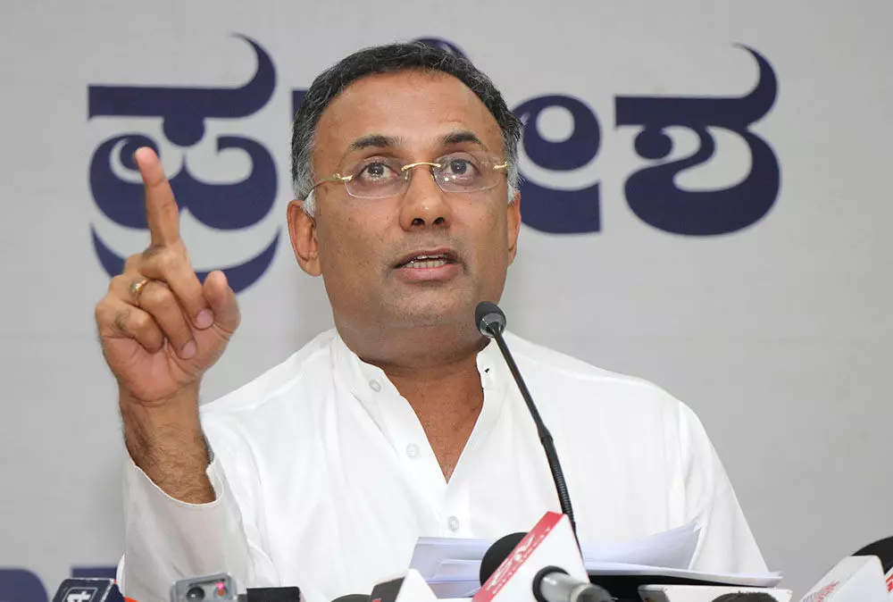 ಬದಲಾಗಬೇಕಿರುವುದು ದೇಶದ ಹೆಸರಲ್ಲ, ದೇಶದ ಪರಿಸ್ಥಿತಿ: ದಿನೇಶ್ ಗುಂಡೂರಾವ್ ಕಿಡಿ