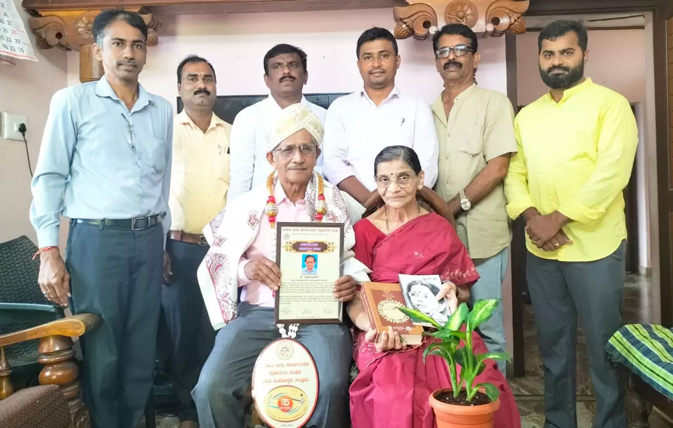 ಮನೆಯಂಗಳದಲ್ಲಿ ಮನದುಂಬಿ ನಮನ: ಹಿರಿಯ ಪತ್ರಕರ್ತ ಕೆ.ಶಿವಶಂಕರ್‌ಗೆ ಸನ್ಮಾನ