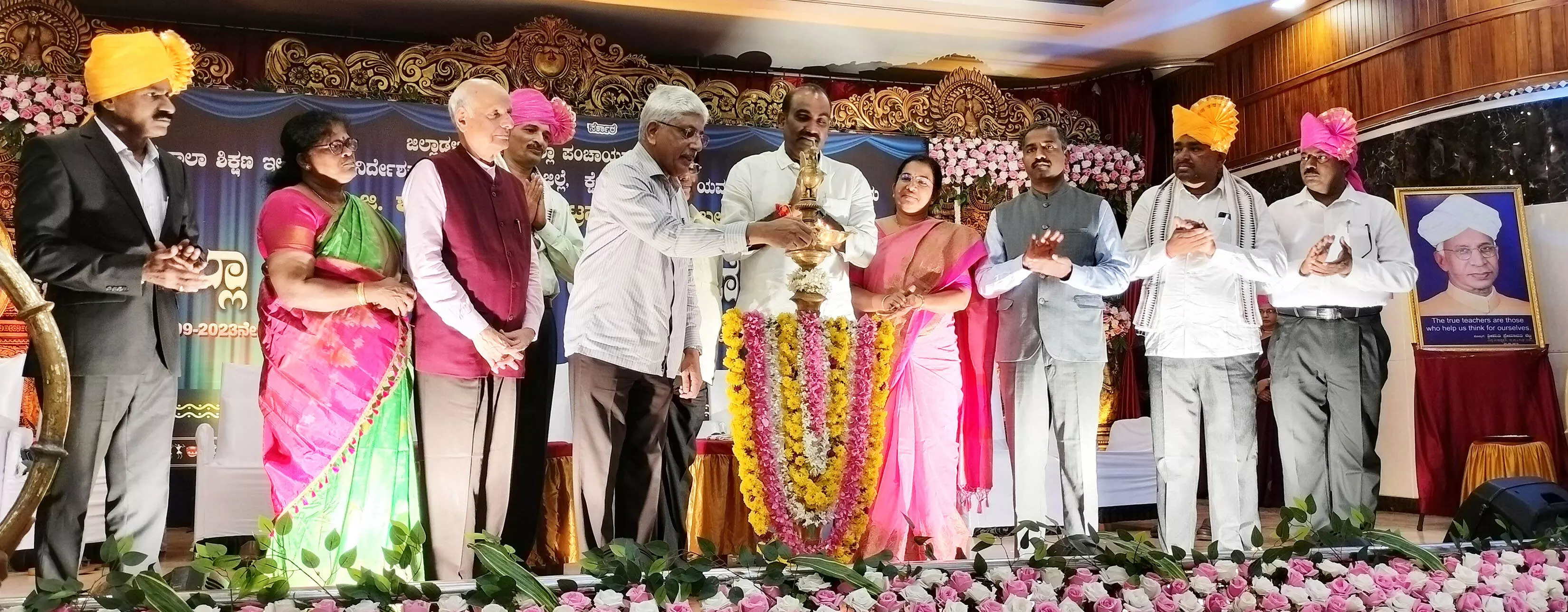 ಮಕ್ಕಳಿಗೆ ಸೌಹಾರ್ದತೆಯ ಪಾಠ ಕಲಿಸಿ: ಶಿಕ್ಷಕರಿಗೆ ಜೆ.ಪಿ.ಹೆಗ್ಡೆ ಕರೆ ಮಕ್ಕಳಿಗೆ ಸೌಹಾರ್ದತೆಯ ಪಾಠ ಕಲಿಸಿ: ಶಿಕ್ಷಕರಿಗೆ ಜೆ.ಪಿ.ಹೆಗ್ಡೆ ಕರೆ