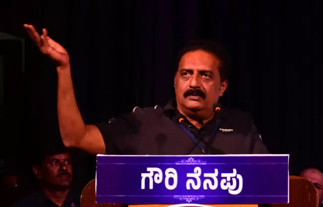 ಸನಾತನ ಧರ್ಮಕ್ಕೆ ಹುಟ್ಟಿಲ್ಲ; ಅಮ್ಮ, ಅಪ್ಪನಿಗೆ ಹುಟ್ಟಿದ್ದೇನೆ: ನಟ ಪ್ರಕಾಶ್ ರಾಜ್ ಸನಾತನ ಧರ್ಮಕ್ಕೆ ಹುಟ್ಟಿಲ್ಲ; ಅಮ್ಮ, ಅಪ್ಪನಿಗೆ ಹುಟ್ಟಿದ್ದೇನೆ: ನಟ ಪ್ರಕಾಶ್ ರಾಜ್