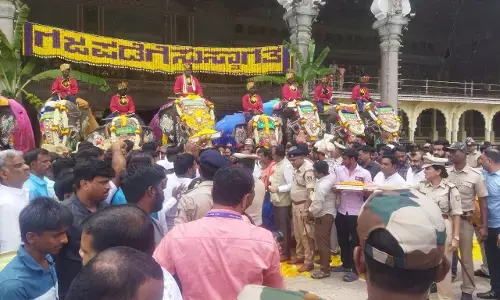 ಮೈಸೂರು ದಸರಾ | ಅರಮನೆ ಆವರಣಕ್ಕೆ ಆಗಮಿಸಿದ ಕ್ಯಾಪ್ಟನ್​ ಅಭಿಮನ್ಯು ನೇತೃತ್ವದ ಗಜಪಡೆ