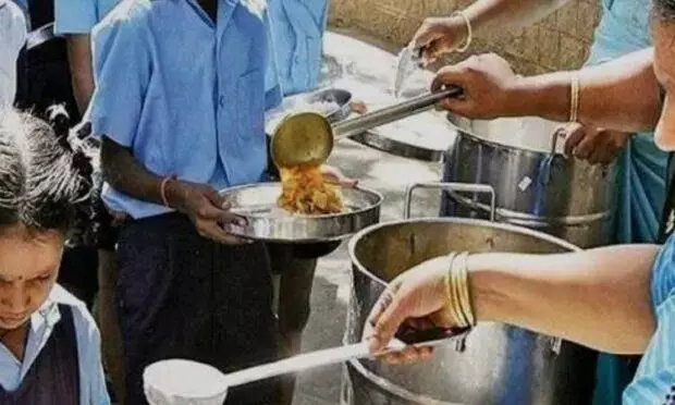 ತ.ನಾ.: ದಲಿತ ಮಹಿಳೆ ಬೇಯಿಸಿದ ಉಪಹಾರ ಸೇವಿಸಲು ವಿದ್ಯಾರ್ಥಿಗಳು ನಿರಾಕರಣೆ