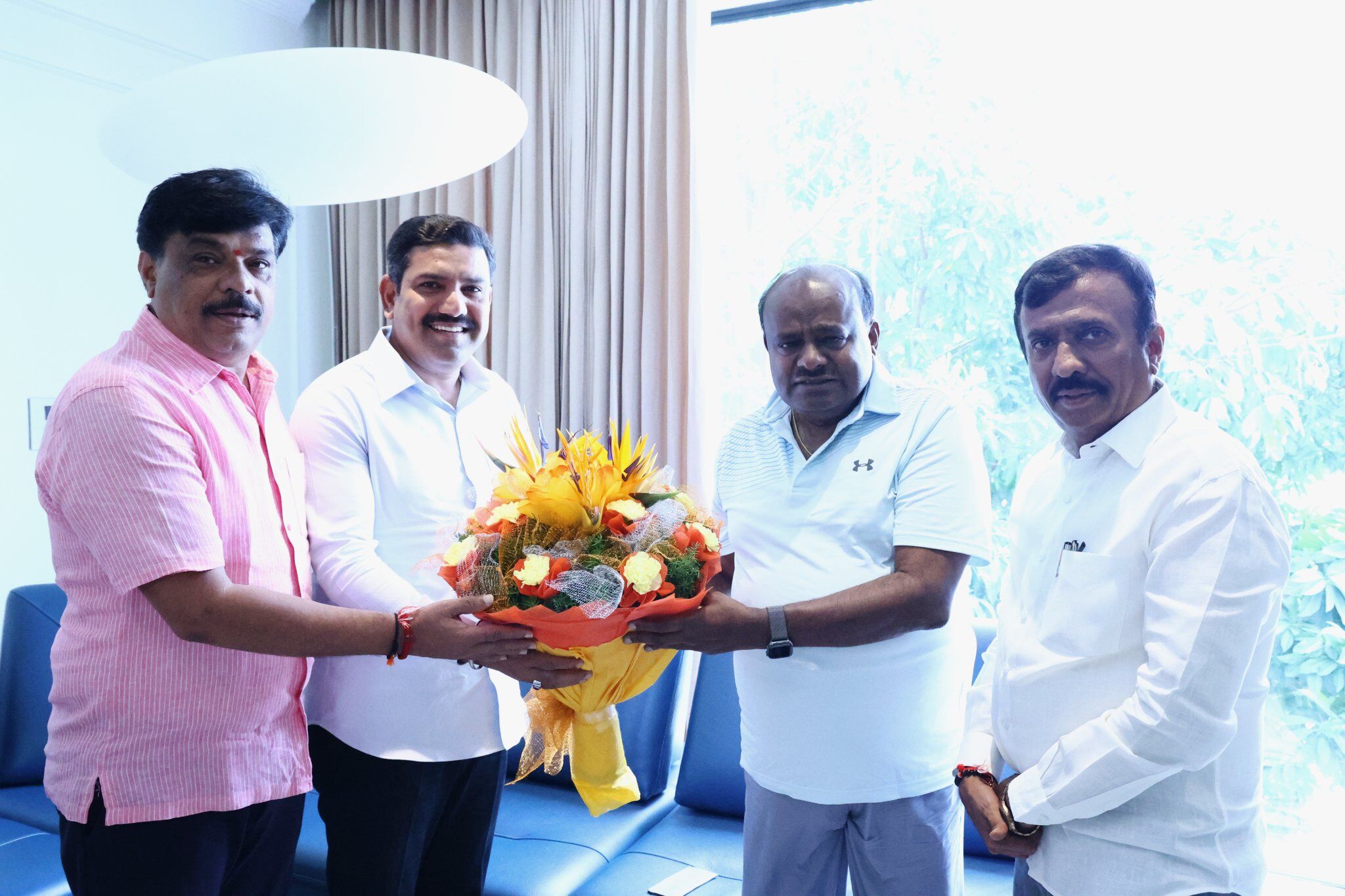 ಎಚ್.ಡಿ. ಕುಮಾರಸ್ವಾಮಿ ಅವರನ್ನು ಭೇಟಿಯಾದ ಬಿಜೆಪಿ ಶಾಸಕ ಬಿ.ವೈ ವಿಜಯೇಂದ್ರ