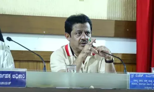 ಮುಂದಿನ ಸಭೆಯಲ್ಲಿ ತಪ್ಪು ಮಾಹಿತಿ ನೀಡಿದರೆ ಸ್ಥಳದಲ್ಲೇ ಸಸ್ಪೆಂಡ್: ಅಧಿಕಾರಿಗಳಿಗೆ ಸಚಿವ ಝಮೀರ್ ಅಹ್ಮದ್ ಎಚ್ಚರಿಕೆ