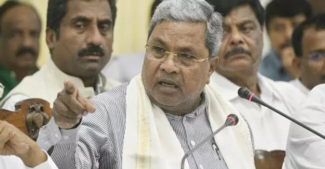 ಜಾತಿ ದೌರ್ಜನ್ಯ ಪ್ರಕರಣಗಳಲ್ಲಿ 120 ದಿನ ಕಳೆದರೂ ಆರೋಪಿಗಳ ವಿರುದ್ಧ ಆರೋಪ ಪಟ್ಟಿ ದಾಖಲಾಗಿಲ್ಲ ಏಕೆ?: ಅಧಿಕಾರಿಗಳಿಗೆ ಸಿಎಂ ತರಾಟೆ