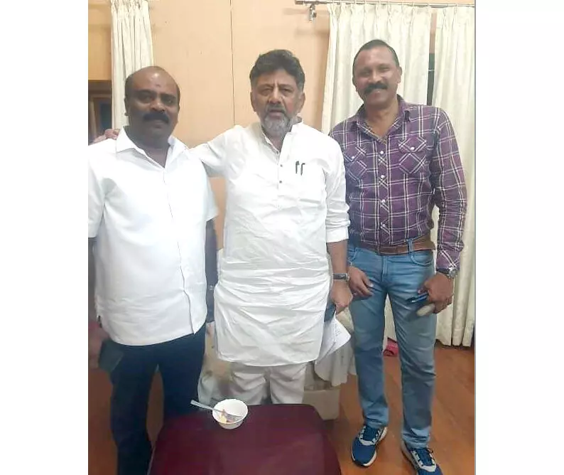 ಕಾಂಗ್ರೆಸ್ ನತ್ತ ಮುಖಮಾಡಿದ ಜೆಡಿಎಸ್ ಶಿವಮೊಗ್ಗ ಜಿಲ್ಲಾಧ್ಯಕ್ಷ ಶ್ರೀಕಾಂತ್ ಕಾಂಗ್ರೆಸ್ ನತ್ತ ಮುಖಮಾಡಿದ ಜೆಡಿಎಸ್ ಶಿವಮೊಗ್ಗ ಜಿಲ್ಲಾಧ್ಯಕ್ಷ ಶ್ರೀಕಾಂತ್