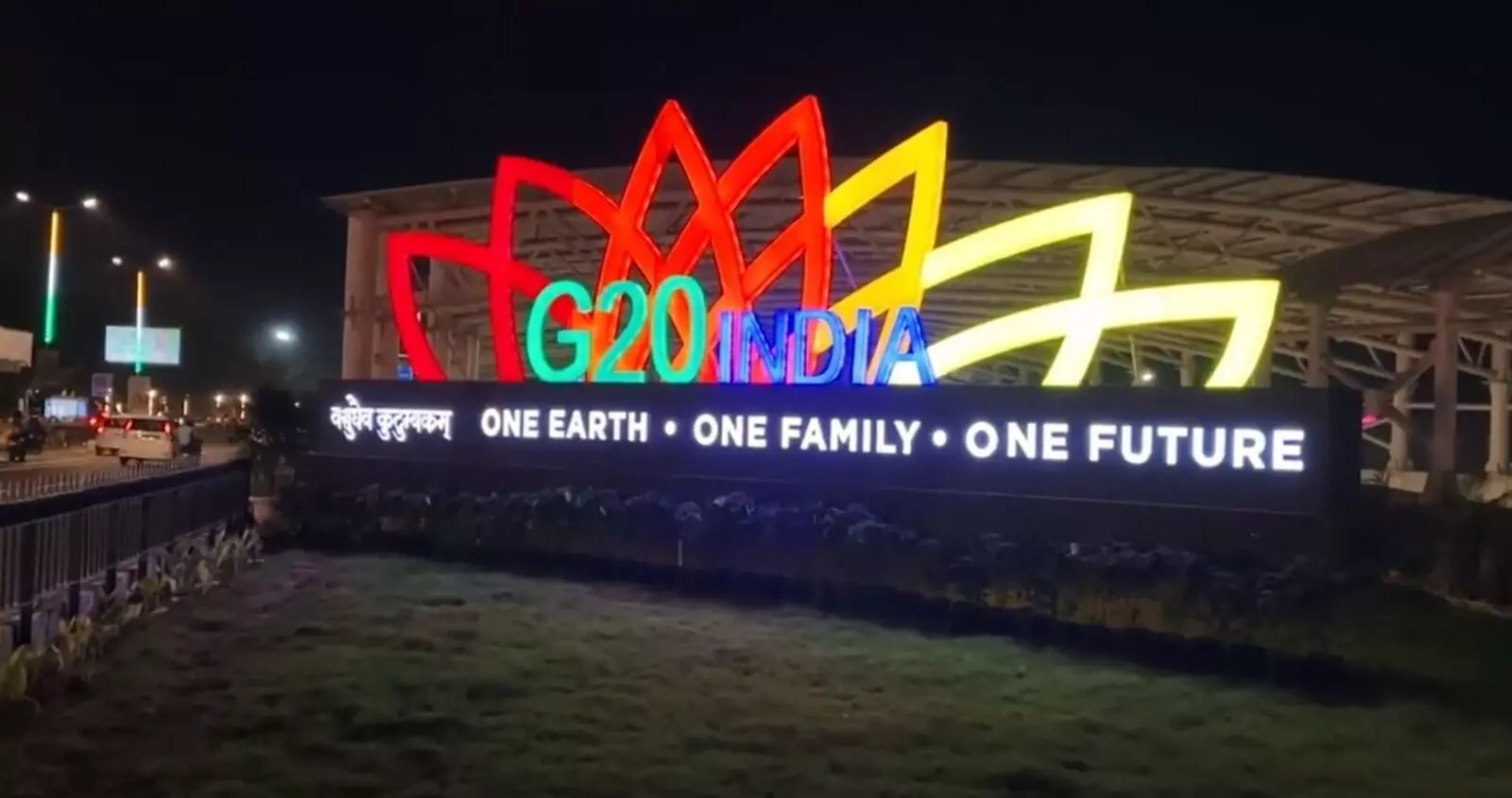 ಜಿ20 ಜಾಹೀರಾತುಗಳಲ್ಲಿ ರಾರಾಜಿಸಿದ ಪ್ರಧಾನಿ ಮೋದಿ: ರಾಷ್ಟ್ರಪತಿ ಮುರ್ಮು ಕಡೆಗಣನೆ; ವರದಿ ಜಿ20 ಜಾಹೀರಾತುಗಳಲ್ಲಿ ರಾರಾಜಿಸಿದ ಪ್ರಧಾನಿ ಮೋದಿ: ರಾಷ್ಟ್ರಪತಿ ಮುರ್ಮು ಕಡೆಗಣನೆ; ವರದಿ