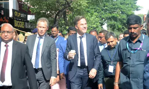 ಬೆಂಗಳೂರು: ಚರ್ಚ್‌ ಸ್ಟ್ರೀಟ್ ನಲ್ಲಿ ಚಹಾ ಸವಿದ ನೆದರ್ ಲ್ಯಾಂಡ್ಸ್ ಪ್ರಧಾನಿ