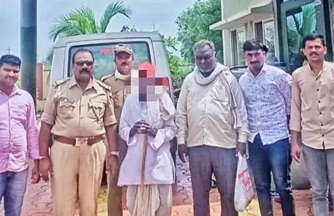 ಬೀದರ್: ತಲೆ ಮರೆಸಿಕೊಂಡಿದ್ದ ಎಮ್ಮೆ ಕಳವು ಪ್ರಕರಣದ ಆರೋಪಿ 58 ವರ್ಷಗಳ ನಂತರ ಬಂಧನ! ಬೀದರ್: ತಲೆ ಮರೆಸಿಕೊಂಡಿದ್ದ ಎಮ್ಮೆ ಕಳವು ಪ್ರಕರಣದ ಆರೋಪಿ 58 ವರ್ಷಗಳ ನಂತರ ಬಂಧನ!