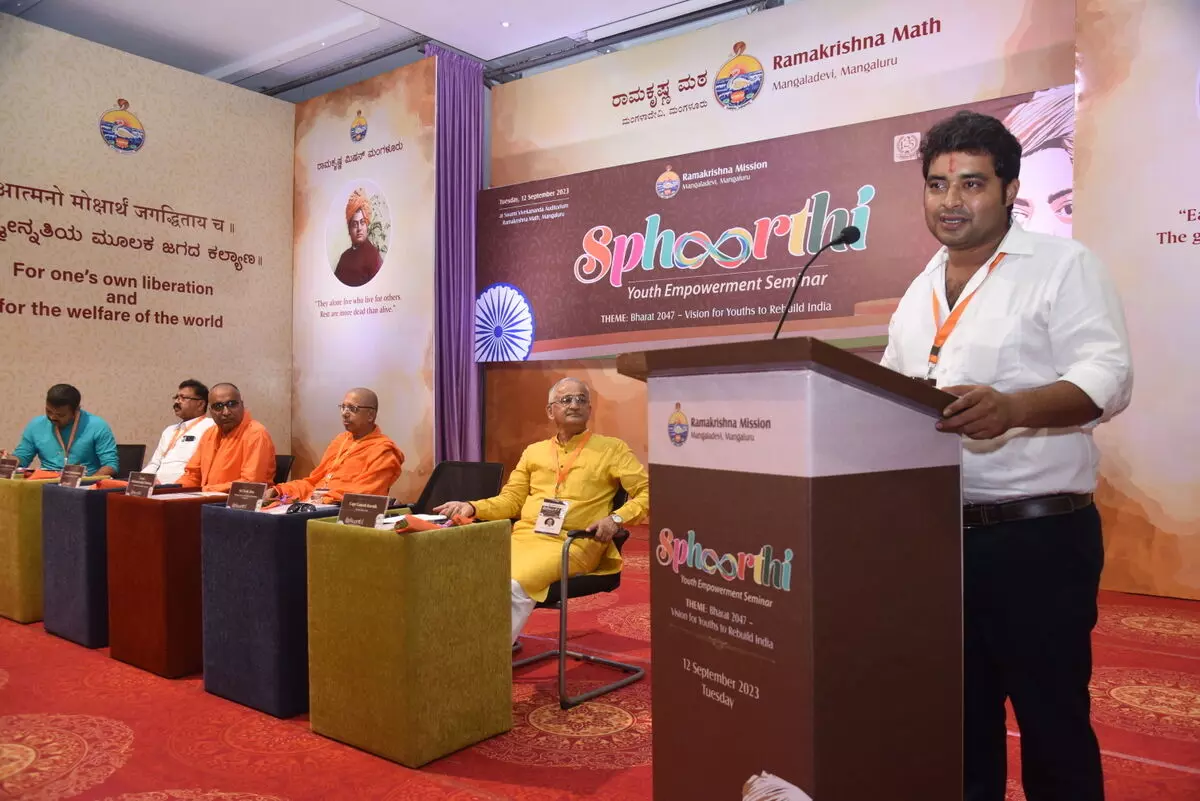 ಸ್ಫೂರ್ತಿಯಿಂದ ಸಕಾರಾತ್ಮಕ ಬದಲಾವಣೆ: ವಿವೇಕ್ ಆಳ್ವ ಸ್ಫೂರ್ತಿಯಿಂದ ಸಕಾರಾತ್ಮಕ ಬದಲಾವಣೆ: ವಿವೇಕ್ ಆಳ್ವ