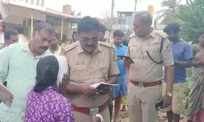 ಕೋಲಾರ: ಮಾರಕಾಸ್ತ್ರದಿಂದ ಹೊಡೆದು ಪತ್ನಿಯ ಭೀಕರ ಹತ್ಯೆ, ಮಾವನ ಸ್ಥಿತಿ ಗಂಭೀರ