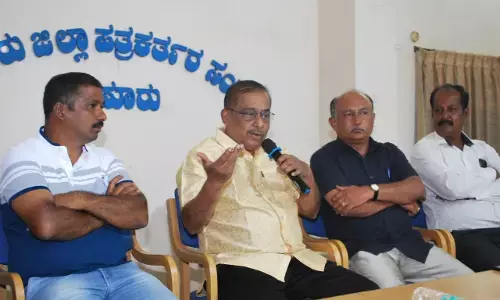 ಕನ್ನಡ ಚಿತ್ರರಂಗ ಚುಕ್ಕಾಣಿ ಇಲ್ಲದ ಹಡಗಿನಂತಾಗಿದೆ: ಹಂಸಲೇಖ ಬೇಸರ