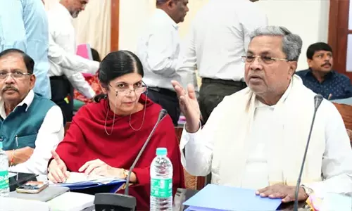 ಕಚೇರಿಯಲ್ಲೇ ಕುಳಿತು ಕೆಲಸ ಮಾಡಬೇಕು; ಮನೆಯಿಂದ ಕೆಲಸ ಮಾಡುವಂತಿಲ್ಲ: ಅಧಿಕಾರಿಗಳಿಗೆ ಸಿಎಂ ಸೂಚನೆ