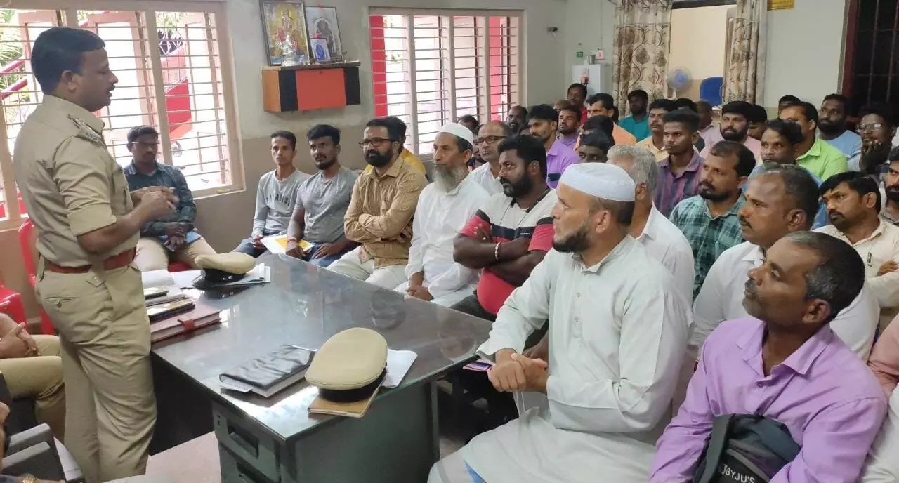 ಗಣೇಶನ ಹಬ್ಬಕ್ಕೆ ಡಿಜೆ ಇಲ್ಲ, ಕಾನೂನು ಉಲ್ಲಂಘಿಸಿದರೆ ಕ್ರಮ: ಪೊಲೀಸ್ ಠಾಣಾಧಿಕಾರಿ ಸೂಚನೆ