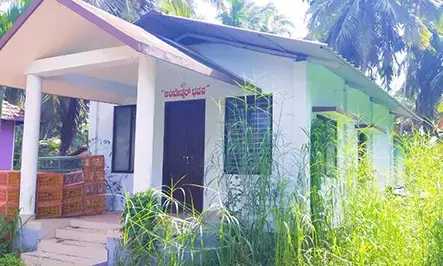 ಗೋಪಾಡಿ: ಉಪಯೋಗಕ್ಕಿಲ್ಲದೆ ಪಾಳುಬಿದ್ದಿದೆ ಅಂಬೇಡ್ಕರ್ ಭವನ