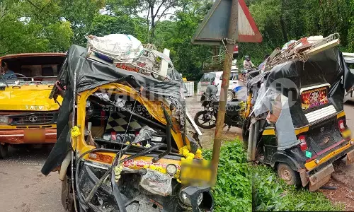 ಬೆಳ್ತಂಗಡಿ: ಆಟೋ ರಿಕ್ಷಾಗೆ ಲಾರಿ ಢಿಕ್ಕಿ; ಮೂವರಿಗೆ ಗಾಯ