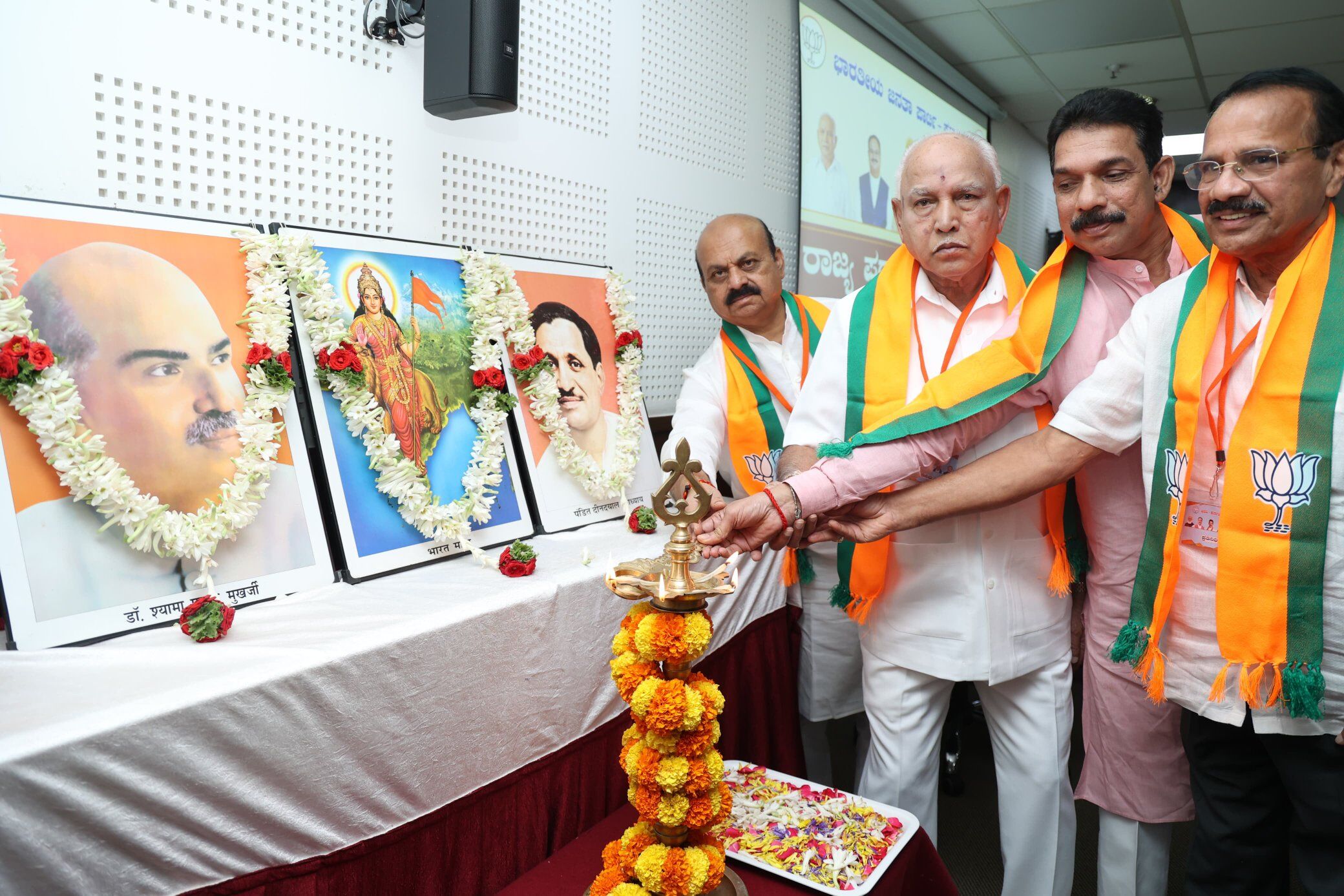 ಸರ್ವಪಕ್ಷ ಸಭೆಗೆ ಬಿಎಸ್​ವೈ, ಬೊಮ್ಮಾಯಿ, ಎಚ್ ಡಿಕೆ ಗೈರು: ಕಾರಣ ಕೊಟ್ಟ ನಾಯಕರು