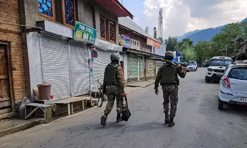 ಭಯೋತ್ಪಾದಕರೊಂದಿಗೆ ಗುಂಡಿನ ಕಾಳಗ : ಕಾಶ್ಮೀರದಲ್ಲಿ ಮೂವರು ಭದ್ರತಾ ಸಿಬ್ಬಂದಿಗಳು ಹುತಾತ್ಮ