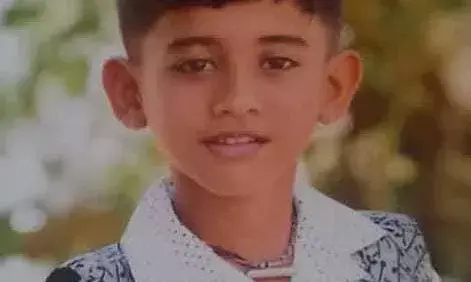 ರಸ್ತೆಬದಿ ಹೋಗುತ್ತಿದ್ದ ತಾಯಿ, ಮಗುವಿಗೆ ಢಿಕ್ಕಿ ಹೊಡೆದ ಕಾರು: ಮಗು ಮೃತ್ಯು