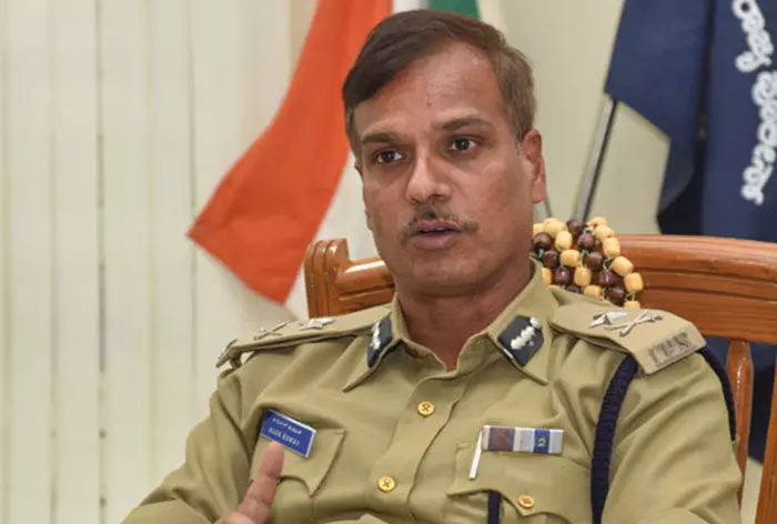 ಲಂಚಕ್ಕೆ ಬೇಡಿಕೆ ಆರೋಪ: ಐಪಿಎಸ್ ಅಧಿಕಾರಿ ಅಲೋಕ್ ಕುಮಾರ್ ವಿರುದ್ಧದ ಪ್ರಕರಣ ರದ್ದುಪಡಿಸಿದ ಹೈಕೋರ್ಟ್ ಲಂಚಕ್ಕೆ ಬೇಡಿಕೆ ಆರೋಪ: ಐಪಿಎಸ್ ಅಧಿಕಾರಿ ಅಲೋಕ್ ಕುಮಾರ್ ವಿರುದ್ಧದ ಪ್ರಕರಣ ರದ್ದುಪಡಿಸಿದ ಹೈಕೋರ್ಟ್