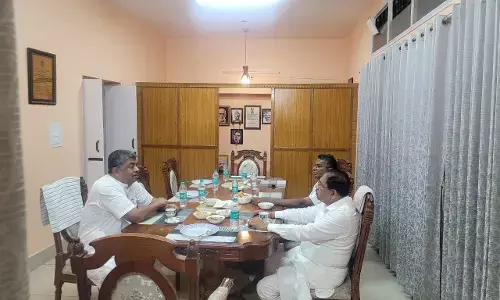 ಹರಿಪ್ರಸಾದ್ ನಿವಾಸದಲ್ಲಿ ಪರಮೇಶ್ವರ್, ಜಾರಕಿಹೊಳಿ