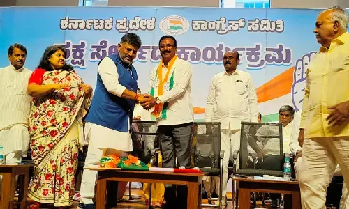 ಕಾಂಗ್ರೆಸ್ ಪಕ್ಷಕ್ಕೆ ಸೇರ್ಪಡೆಗೊಂಡ ಬಿಜೆಪಿ, ಜೆಡಿಎಸ್ ಮುಖಂಡರು