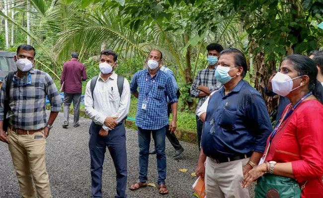 ನಿಫಾ ವೈರಸ್: ಕೋಝಿಕ್ಕೋಡ್ ನಲ್ಲಿ ಸೆ. 24ರವರೆಗೆ ವಿದ್ಯಾರ್ಥಿಗಳಿಗೆ ಆನ್ ಲೈನ್ ತರಗತಿ ನಿಫಾ ವೈರಸ್: ಕೋಝಿಕ್ಕೋಡ್ ನಲ್ಲಿ ಸೆ. 24ರವರೆಗೆ ವಿದ್ಯಾರ್ಥಿಗಳಿಗೆ ಆನ್ ಲೈನ್ ತರಗತಿ