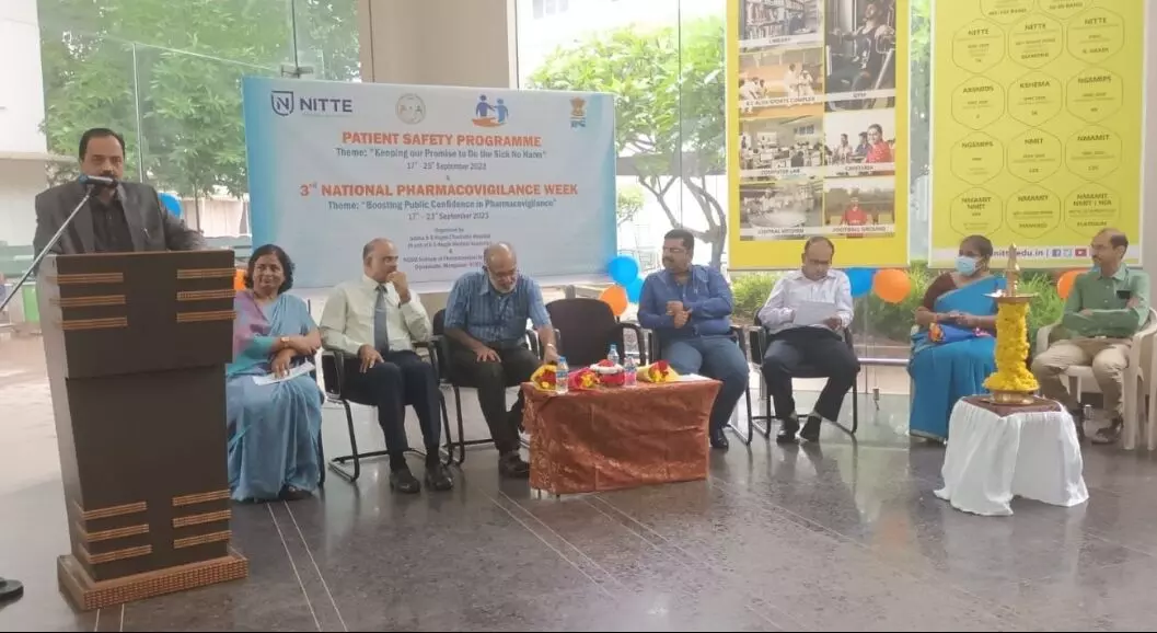 ರೋಗಿಗಳ ಆರೈಕೆಯ ಜೊತೆಗೆ ಕುಟುಂಬಸ್ಥರ ವಿಶ್ವಾಸ ಅಗತ್ಯ : ಡಾ.ಸತೀಶ್ ಕುಮಾರ್ ಭಂಡಾರಿ ರೋಗಿಗಳ ಆರೈಕೆಯ ಜೊತೆಗೆ ಕುಟುಂಬಸ್ಥರ ವಿಶ್ವಾಸ ಅಗತ್ಯ : ಡಾ.ಸತೀಶ್ ಕುಮಾರ್ ಭಂಡಾರಿ