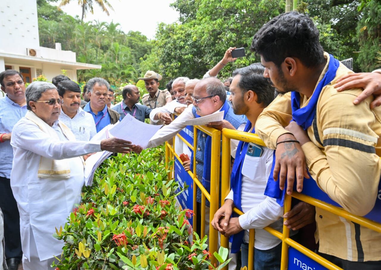 ಸೆ.25ರಂದು ಎಲ್ಲ ಜಿಲ್ಲೆಗಳಲ್ಲಿ ಏಕಕಾಲಕ್ಕೆ ಉಸ್ತುವಾರಿ ಸಚಿವರ ನೇತೃತ್ವದಲ್ಲಿ ಜನತಾ ದರ್ಶನಕ್ಕೆ ಸೂಚನೆ