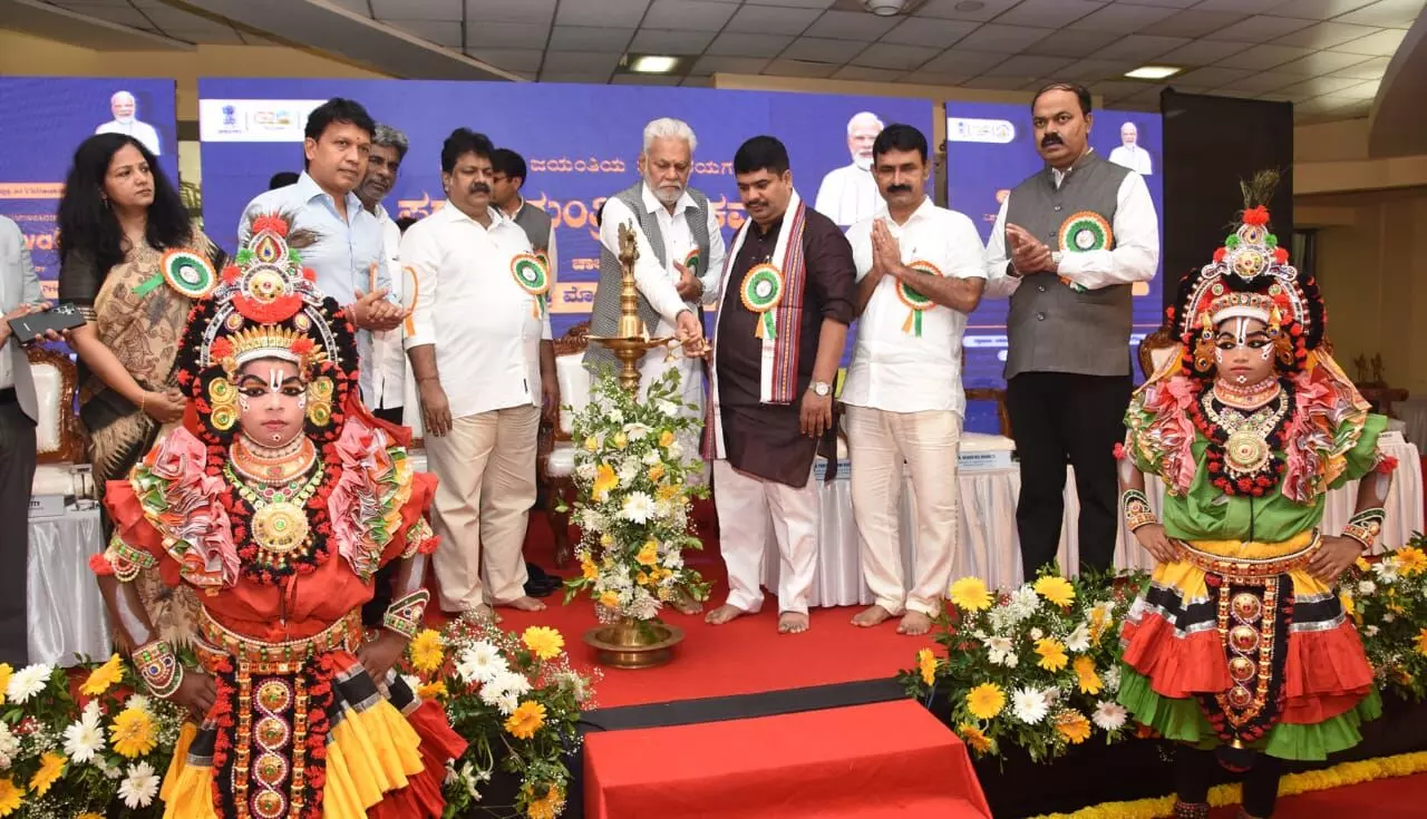 ಮಂಗಳೂರು: ಕೇಂದ್ರ ಸರಕಾರದ ವಿಶ್ವಕರ್ಮ ಯೋಜನೆಗೆ ಚಾಲನೆ ಮಂಗಳೂರು: ಕೇಂದ್ರ ಸರಕಾರದ ವಿಶ್ವಕರ್ಮ ಯೋಜನೆಗೆ ಚಾಲನೆ