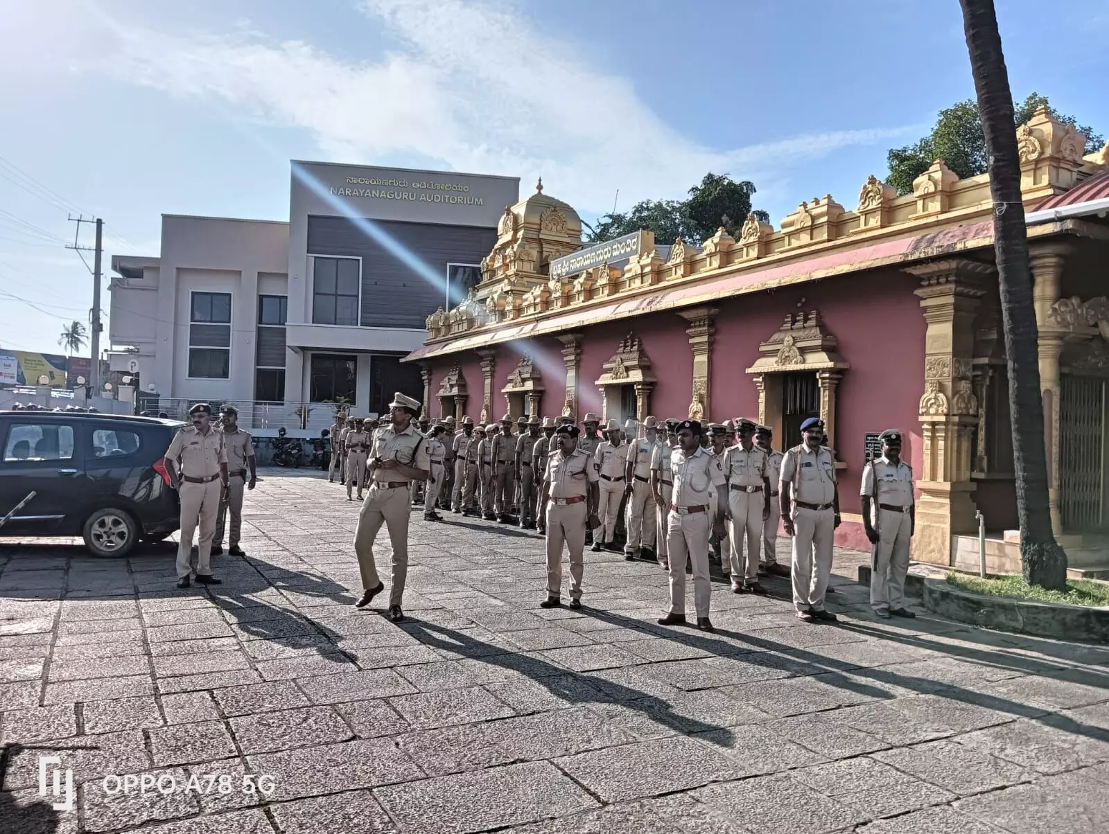 ಉಡುಪಿ: ಗಣೇಶ ಚತುರ್ಥಿ ಪ್ರಯುಕ್ತ ಪೊಲೀಸರಿಂದ ಪಥ ಸಂಚಲನ ಉಡುಪಿ: ಗಣೇಶ ಚತುರ್ಥಿ ಪ್ರಯುಕ್ತ ಪೊಲೀಸರಿಂದ ಪಥ ಸಂಚಲನ