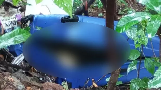 ಮಡಿಕೇರಿ: ಸೂಟ್ ಕೇಸ್ ನಲ್ಲಿ ಮಹಿಳೆಯ ಕೊಳೆತ ಮೃತದೇಹ ಪತ್ತೆ ಮಡಿಕೇರಿ: ಸೂಟ್ ಕೇಸ್ ನಲ್ಲಿ ಮಹಿಳೆಯ ಕೊಳೆತ ಮೃತದೇಹ ಪತ್ತೆ