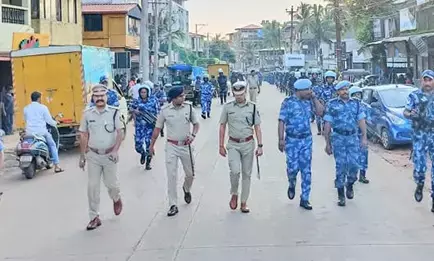 ಸುರತ್ಕಲ್ ಪೊಲೀಸ್ ಠಾಣೆ ವ್ಯಾಪ್ತಿಯಲ್ಲಿ ಪೊಲೀಸ್ ಪಥಸಂಚಲನ