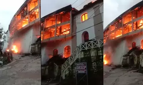 ಮುಸ್ಸೋರಿಯಲ್ಲಿ ಭೀಕರ ಅಗ್ನಿದುರಂತ: ಐತಿಹಾಸಿಕ ಸ್ಕೇಟಿಂಗ್ ರಿಂಕ್ ಹೋಟೆಲ್‍ ಭಸ್ಮ