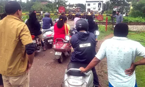 ಅವ್ಯವಸ್ಥೆಯ ಆಗರವಾದ  ಅಮೆಮ್ಮಾರ್ ಲೆವೆಲ್ ಕ್ರಾಸ್ ಗೇಟ್