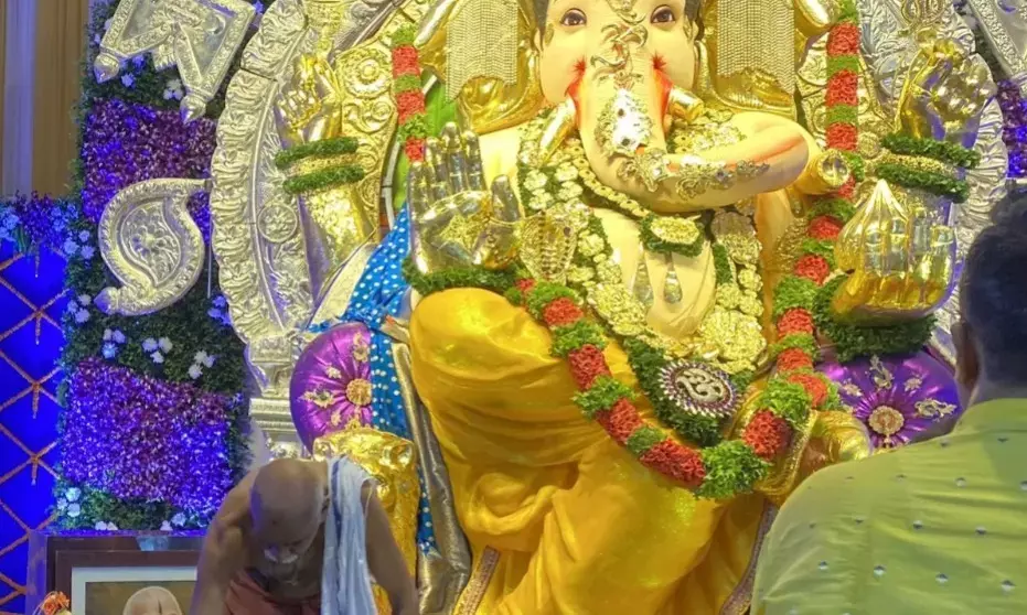 66 ಕೆ.ಜಿ. ಚಿನ್ನ, 295 ಕೆಜಿ ಬೆಳ್ಳಿಯಿಂದ ಅಲಂಕೃತಗೊಂಡ ಗಣಪತಿಯ ಮೂರ್ತಿ