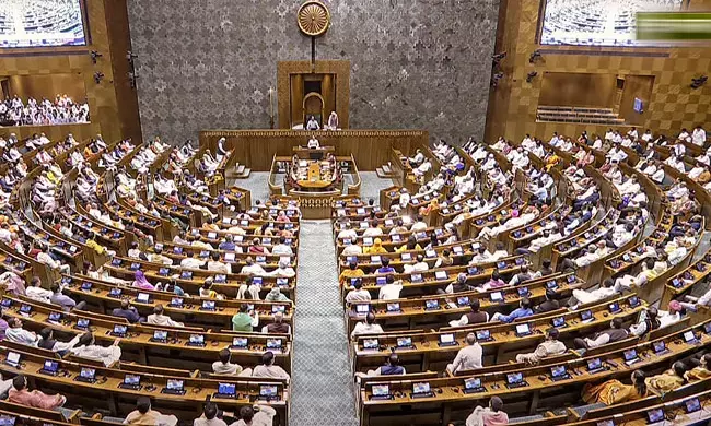 ವಿಶೇಷ ಅಧಿವೇಶನ: ಲೋಕಸಭೆಯಲ್ಲಿ ಮಹಿಳಾ ಮೀಸಲಾತಿ ಮಸೂದೆ ಮಂಡನೆ