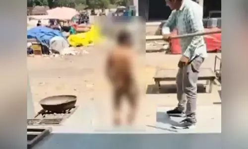 ಉತ್ತರ ಪ್ರದೇಶ: 3,100 ರೂ. ಸಾಲ ಮರುಪಾವತಿಸದ ಬೆಳ್ಳುಳ್ಳಿ ವ್ಯಾಪಾರಿಯನ್ನು ವಿವಸ್ತ್ರಗೊಳಿಸಿ ಹಲ್ಲೆ; ವಿಡಿಯೋ ವೈರಲ್‌