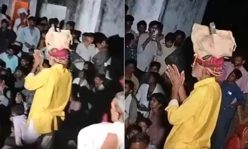 ದಲಿತ ವೃದ್ಧರ ತಲೆ ಮೇಲೆ ಚಪ್ಪಲಿಯಿರಿಸಿ ಕ್ಷಮೆ ಕೋರುವಂತೆ ಬಲವಂತಪಡಿಸಿದ ಗ್ರಾಮಸ್ಥರು