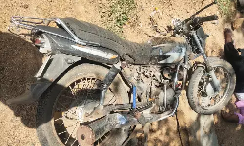 ಬೈಕ್ ಗೆ ಪಿಕಪ್ ಢಿಕ್ಕಿ: ದಂಪತಿ ಮೃತ್ಯು