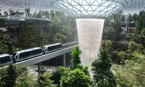 ಸಿಂಗಾಪುರದ ಚಾಂಗಿ ವಿಮಾನನಿಲ್ದಾಣ ಪಾಸ್‍ಪೋರ್ಟ್ ಮುಕ್ತ!